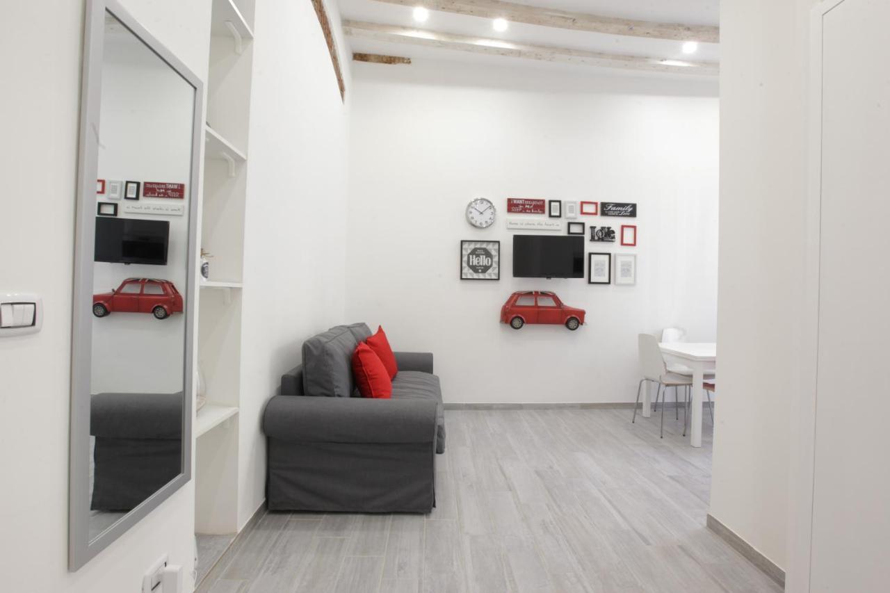 Amazing In Center With Balcony Apartment Mailand