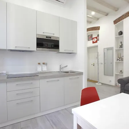Amazing Apartment In City Center With Balcony Milan Exterior photo
