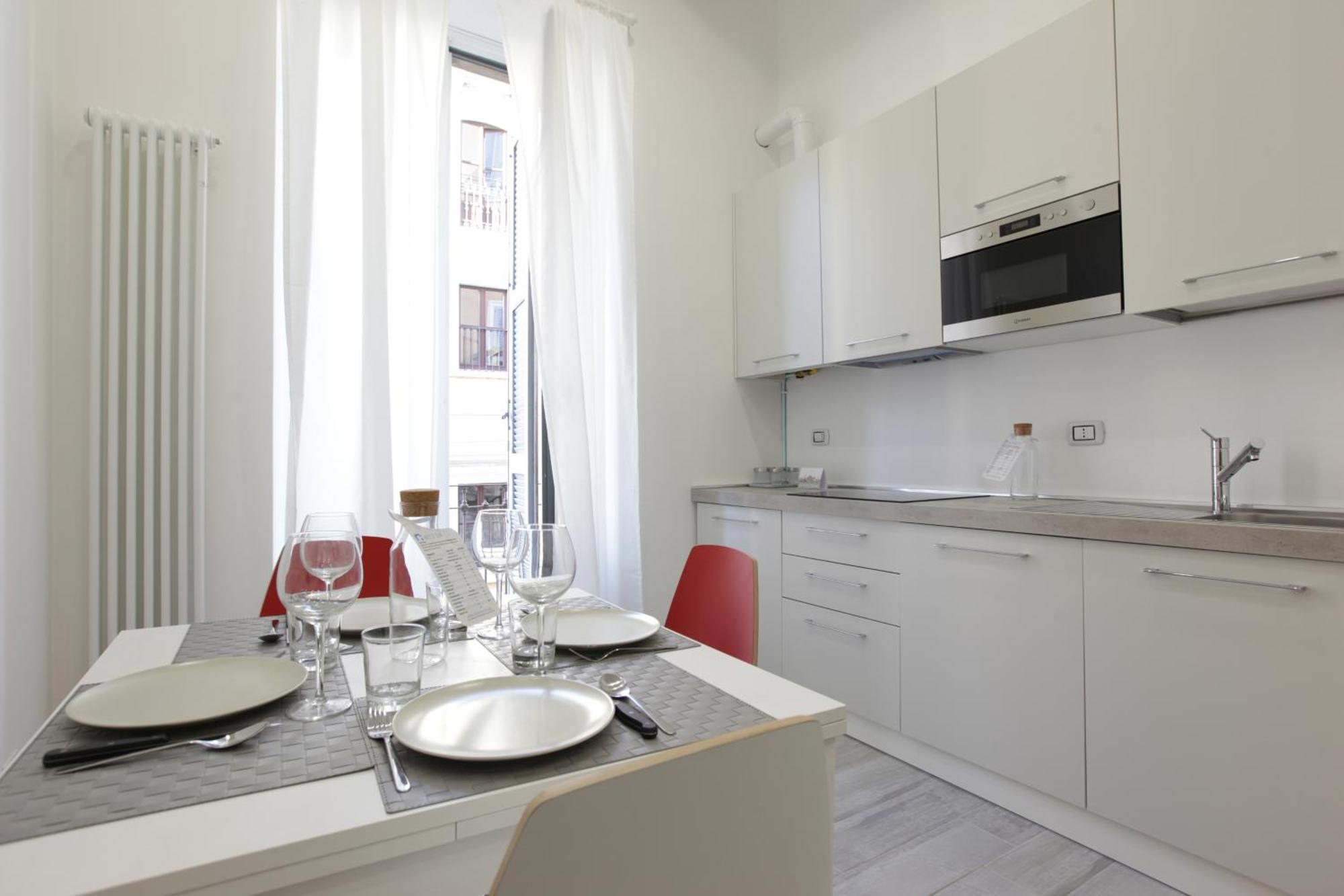 Apartamento Amazing In Center With Balcony Milán